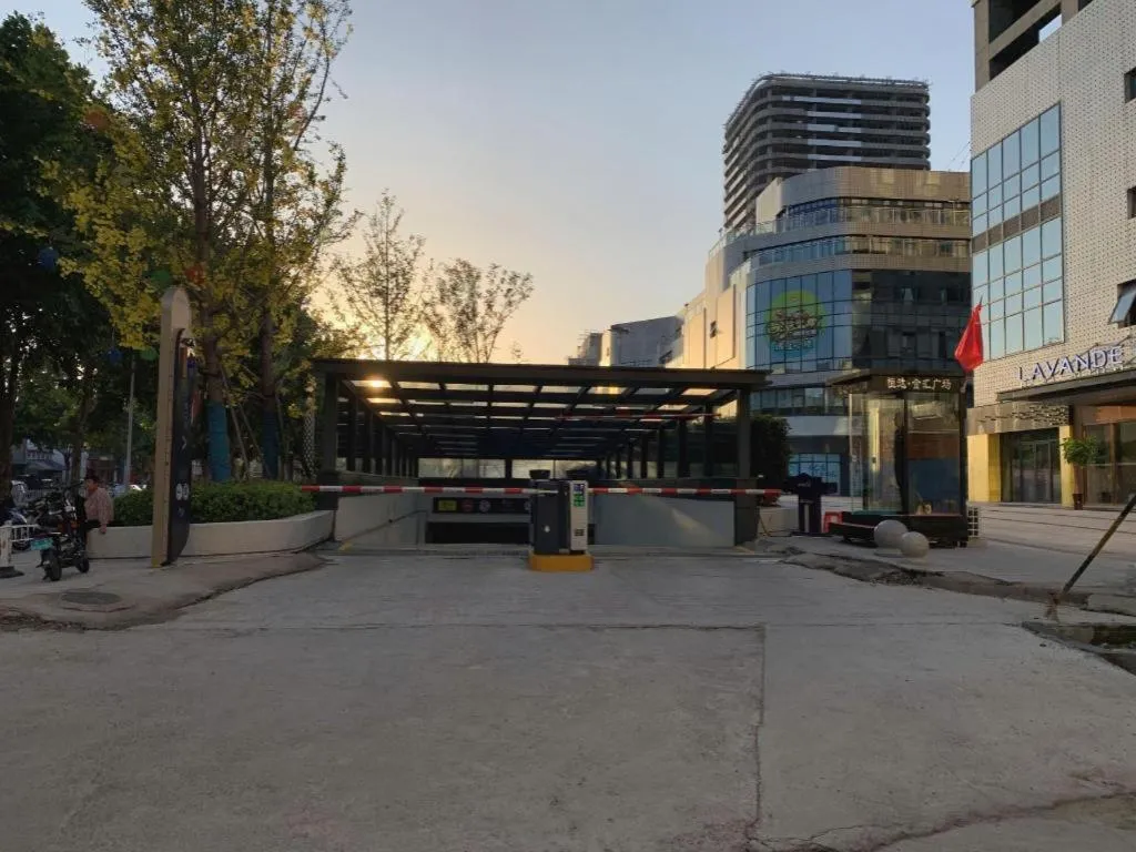 Lavande Hotel Xuchang Pangdonglai Hengdajinhui Plaza