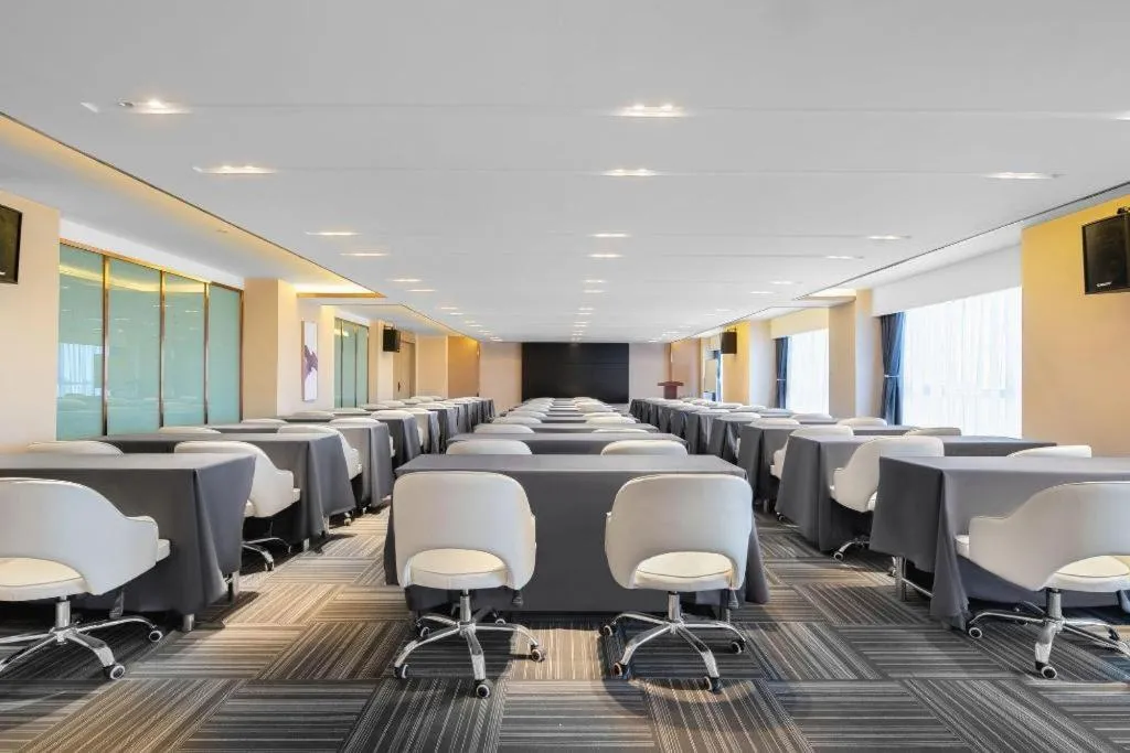 Lavande Hotel Xuchang Pangdonglai Hengdajinhui Plaza