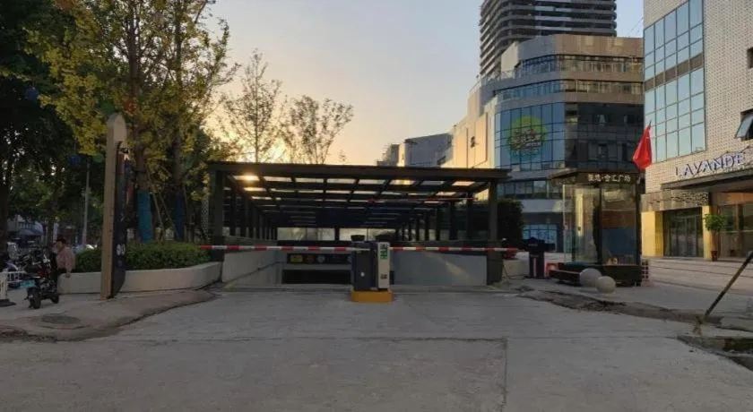 Lavande Hotel Xuchang Pangdonglai Hengdajinhui Plaza