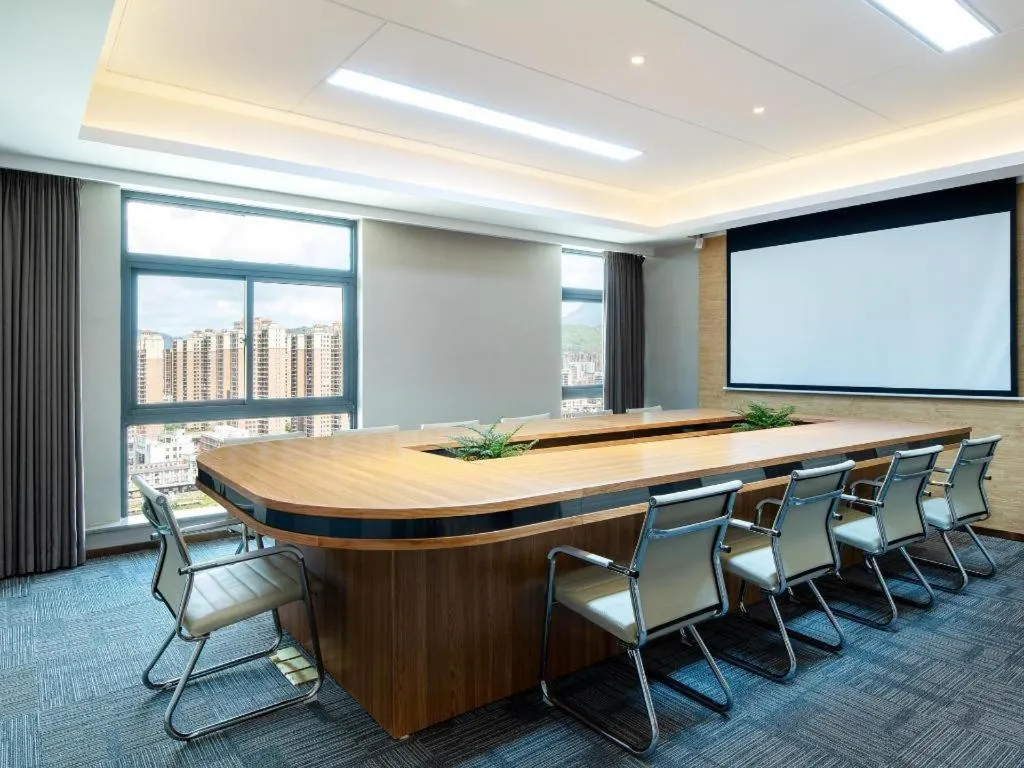 Lavande Hotel Shanwei Haifeng Fenghuang New City Tianhong Plaza