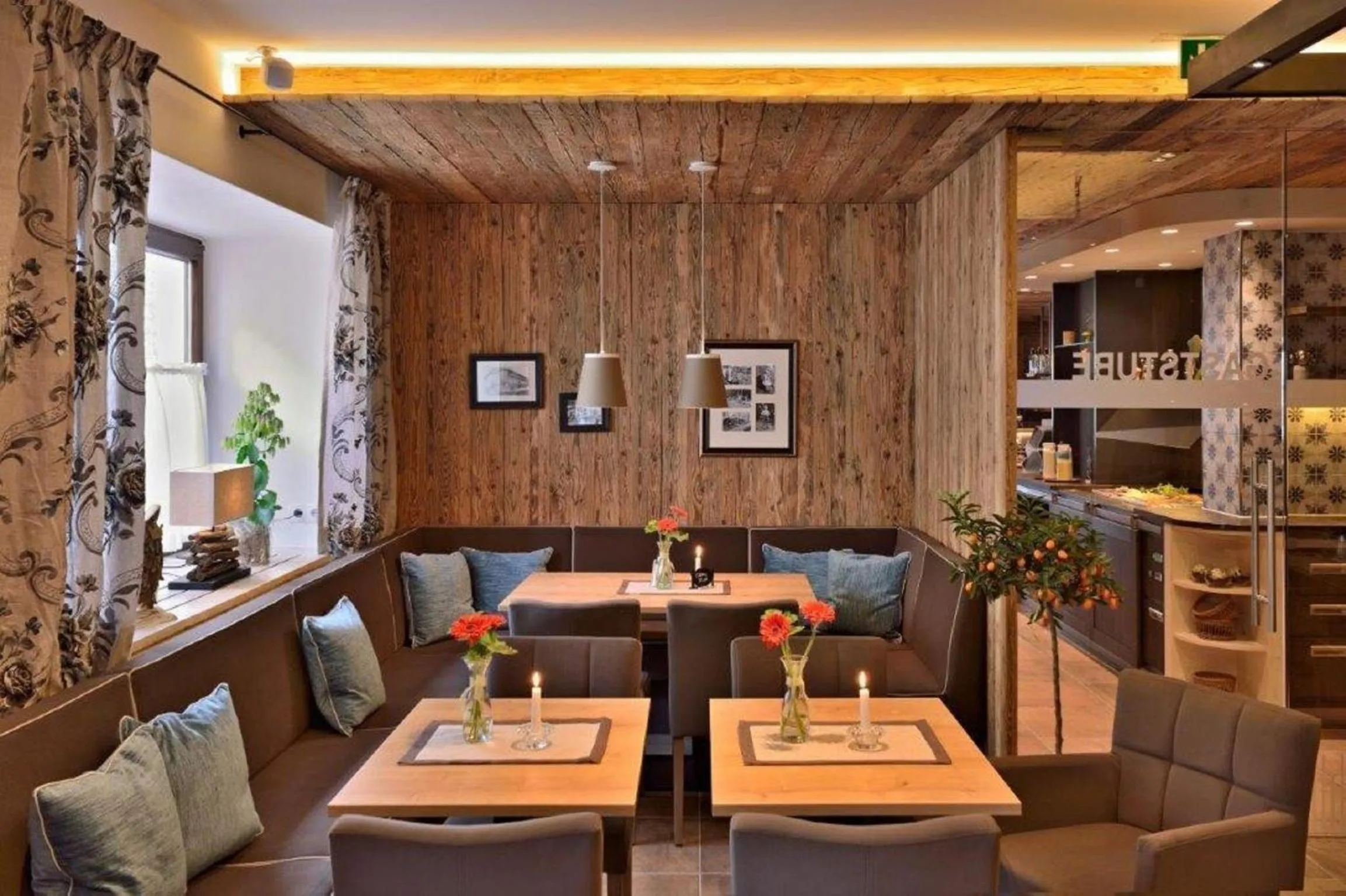 Restaurant/places to eat in Landhotel Zum Jägerstöckl