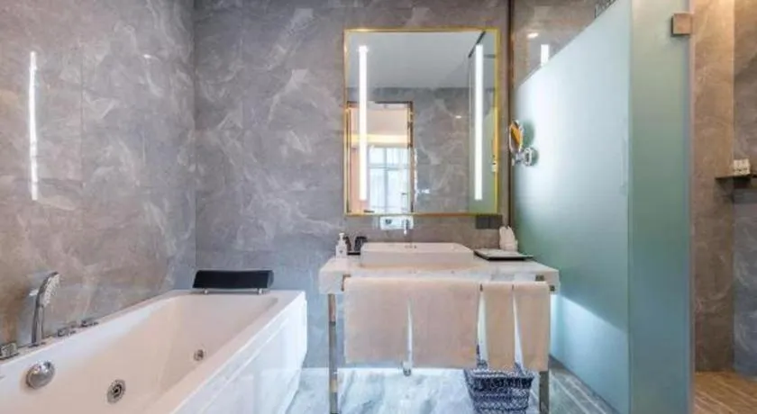 Lavande Hotel Foshan Shunde Daliang Qinghuiyuan Shihu Road