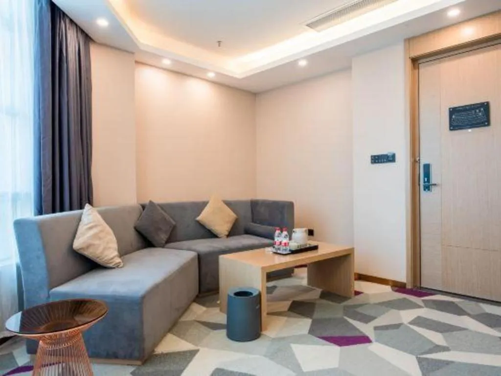 Lavande Hotel Foshan Shunde Daliang Qinghuiyuan Shihu Road