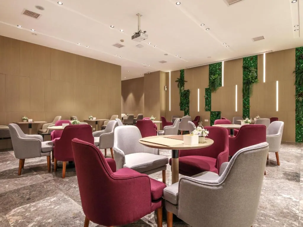 Lavande Hotel Wuhan Jianghan Road Dunli Gate Metro Station