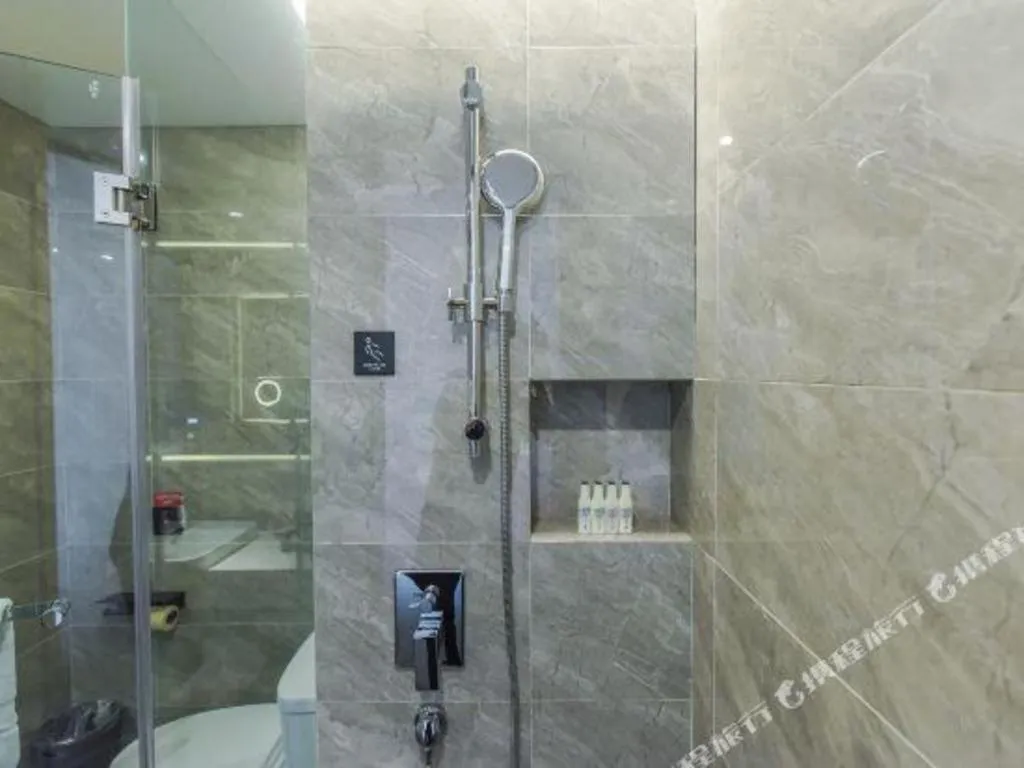 Lavande Hotel Nanchong Xihua Shida