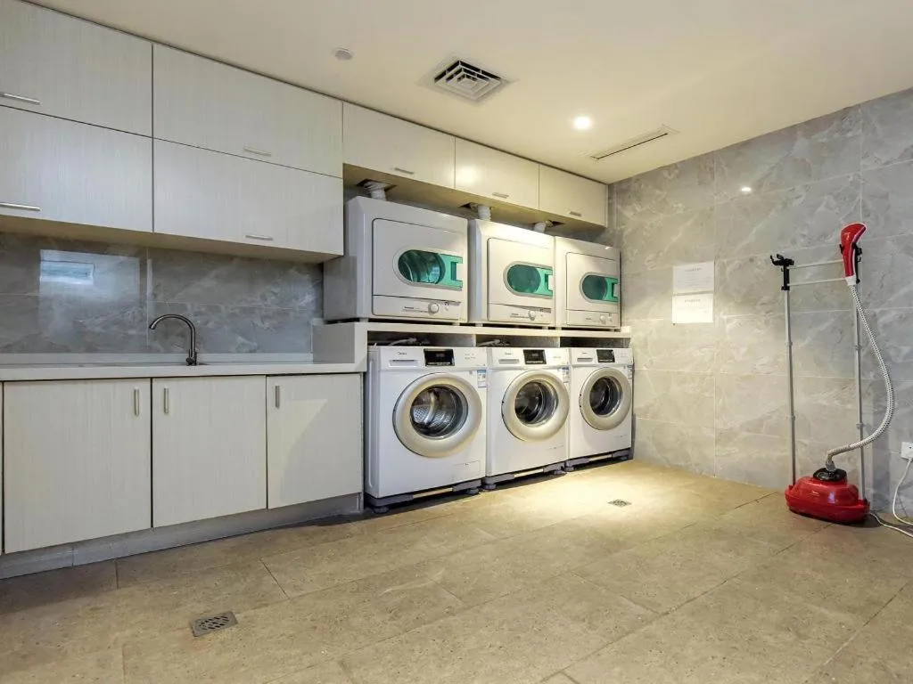 Lavande Hotel Nanchong Xihua Shida