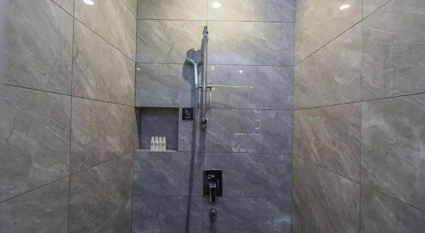 Lavande Hotel Nanchong Xihua Shida