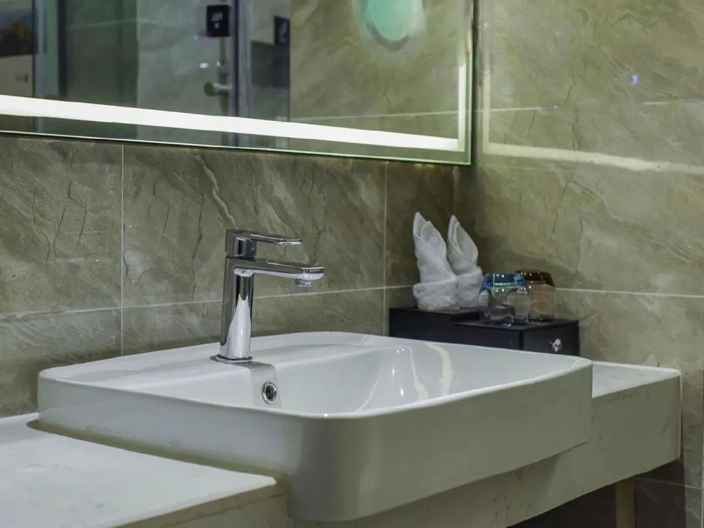 Lavande Hotel Nanchong Xihua Shida