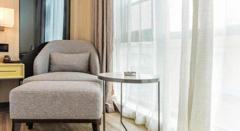 Lavande Hotel Nanchong Xihua Shida