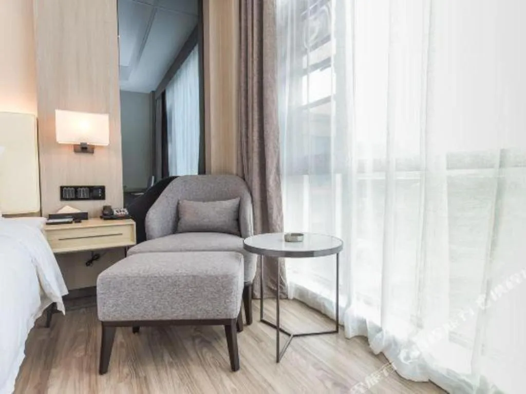 Lavande Hotel Nanchong Xihua Shida