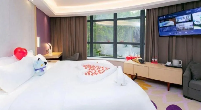 Bed in Lavande Hotel Shenzhen Jingtian Metro Station