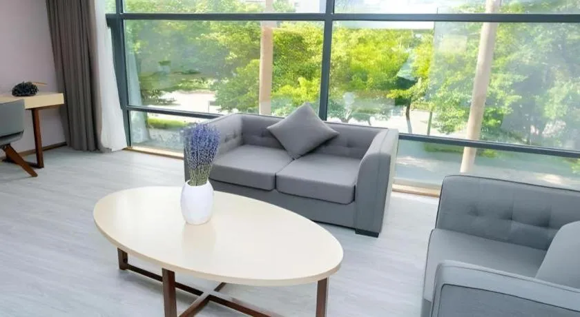 Lavande Hotel Shenzhen Jingtian Metro Station