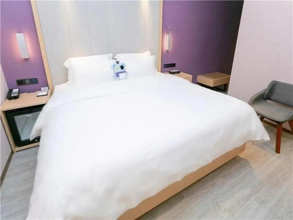 Bed in Lavande Hotel Shenzhen Jingtian Metro Station