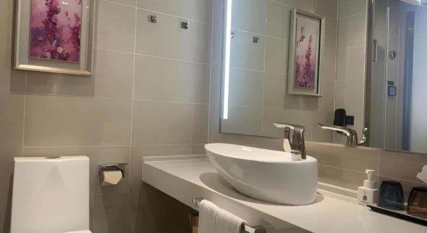 Lavande Hotel Shenzhen Jingtian Metro Station