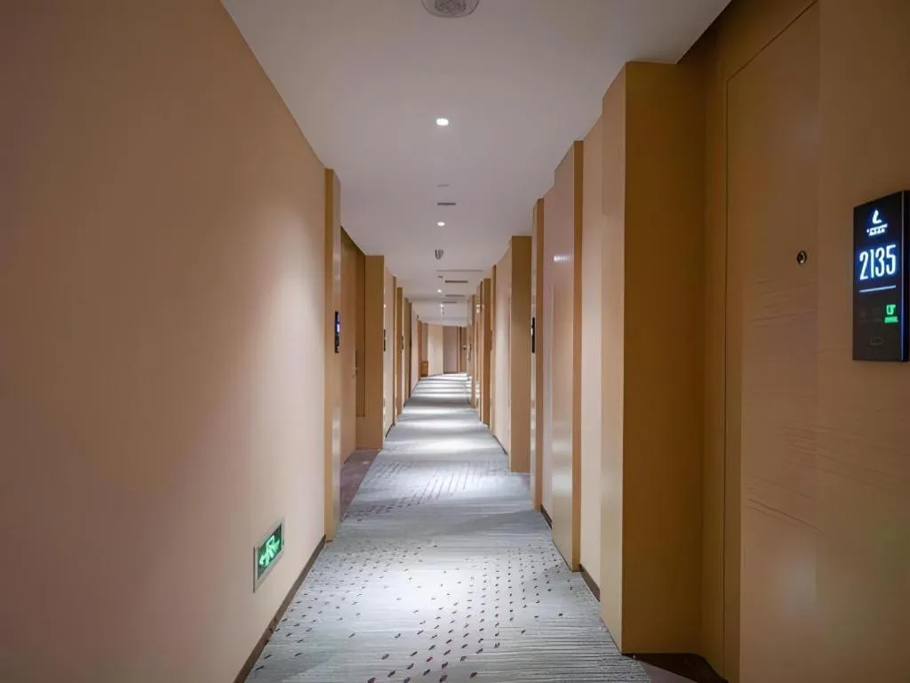 Lavande Hotel Shenzhen Jingtian Metro Station