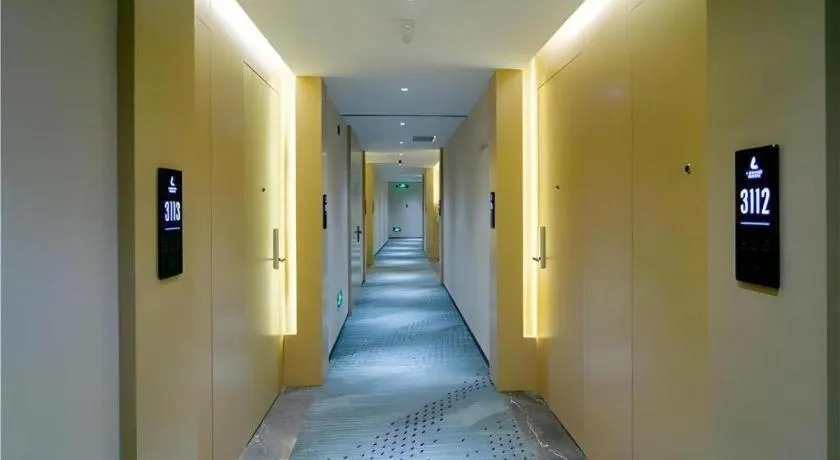Lavande Hotel Shenzhen Jingtian Metro Station