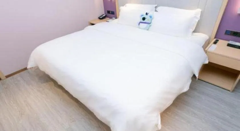 Bed in Lavande Hotel Shenzhen Jingtian Metro Station