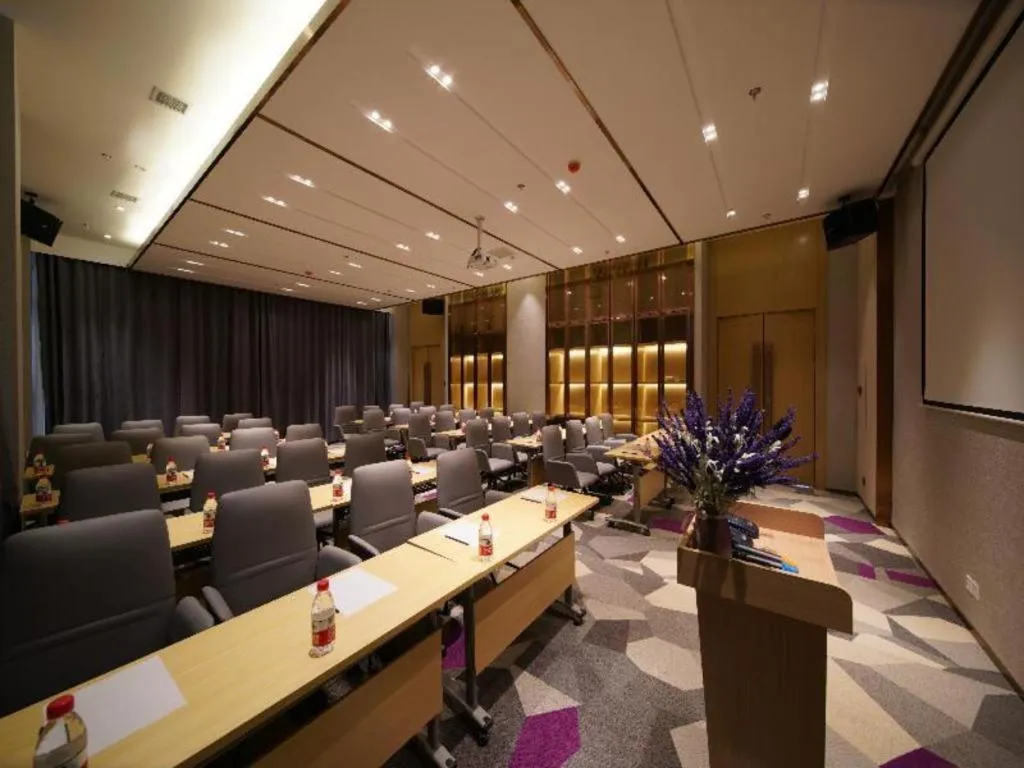 Lavande Hotel Anshan City Center