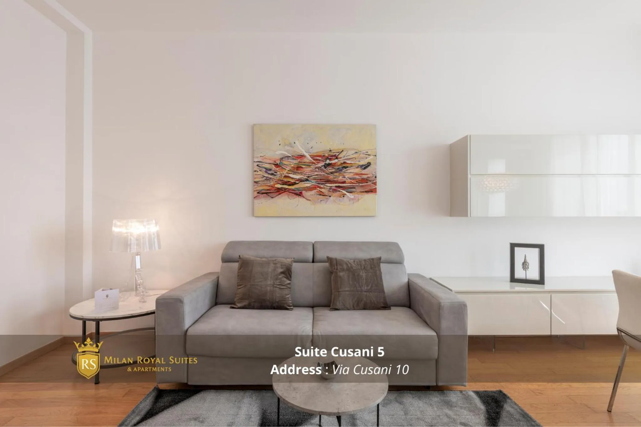 Communal lounge/ TV room in Milan Royal Suites - Centro Brera