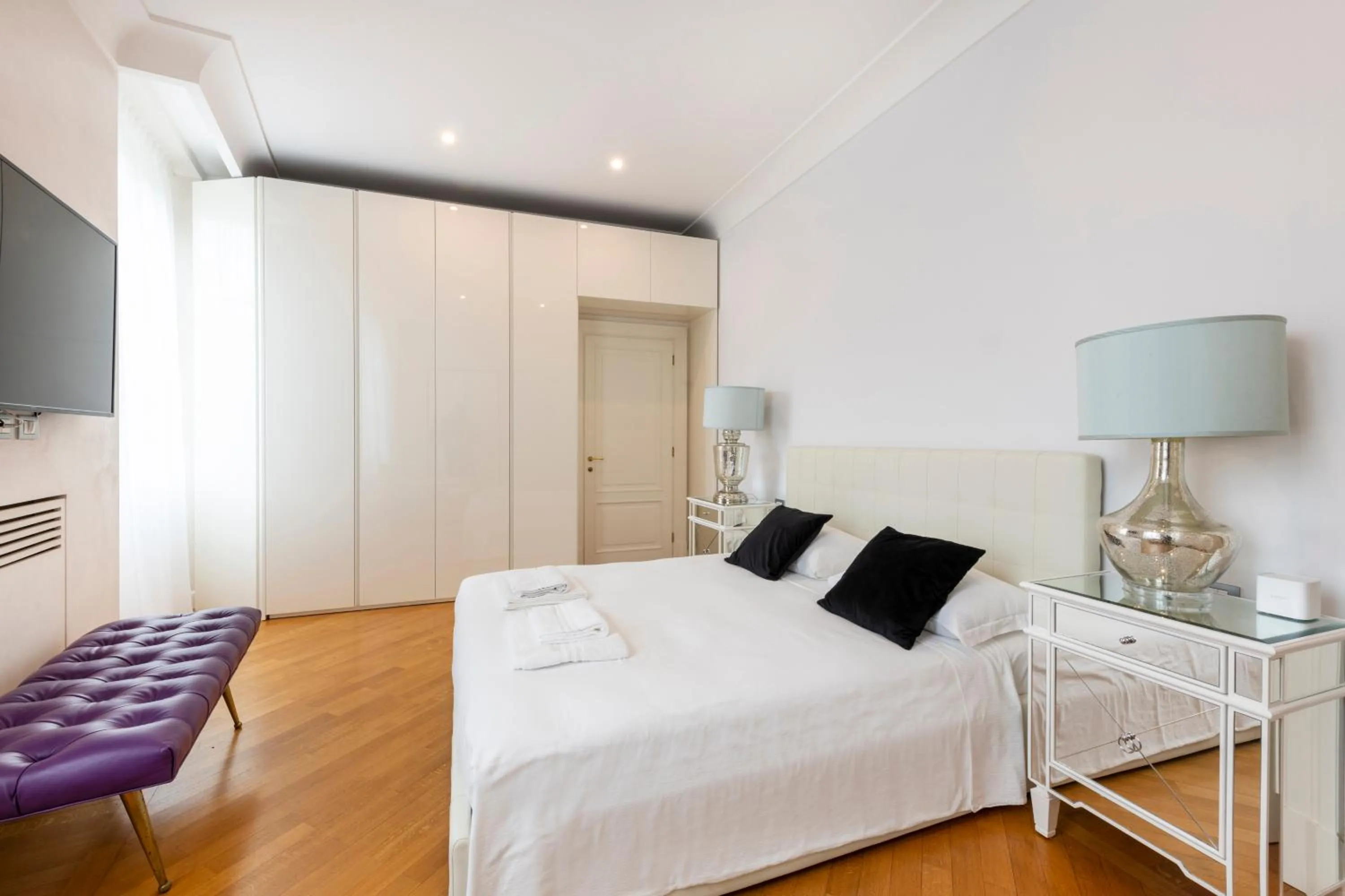 Bed in Milan Royal Suites - Centro Brera