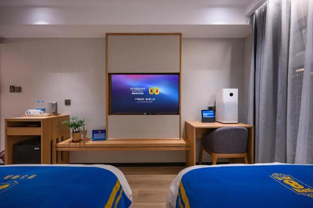 Bed in Super 8 Hotel Premier Beijing Changping Science & Technology Park