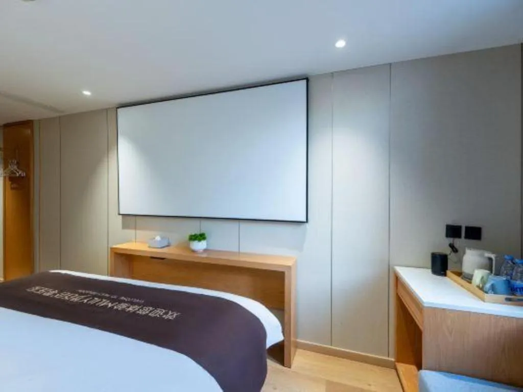 Bed in Super 8 Hotel Beijing South Railway Station Majiabao Metro Station