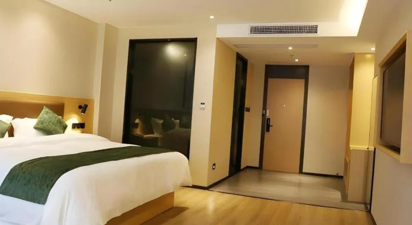 Bed in Green Tree Inn Express Chizhou Gymnasium