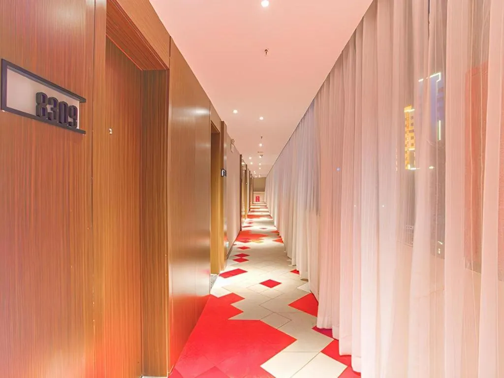 Borrman Hotel Hezhou Lingfeng Plaza