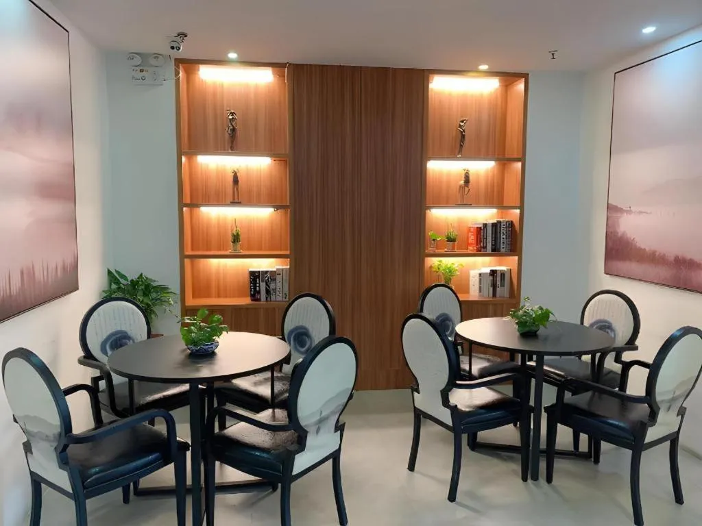 JTOUR Inn Maoming High-Speed Railway Station