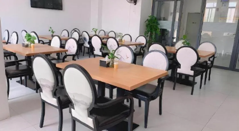 JTOUR Inn Maoming High-Speed Railway Station