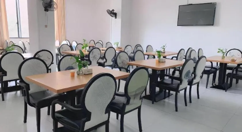 JTOUR Inn Maoming High-Speed Railway Station