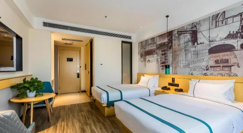 Bed in City Comfort Inn Handan New Century Plaza