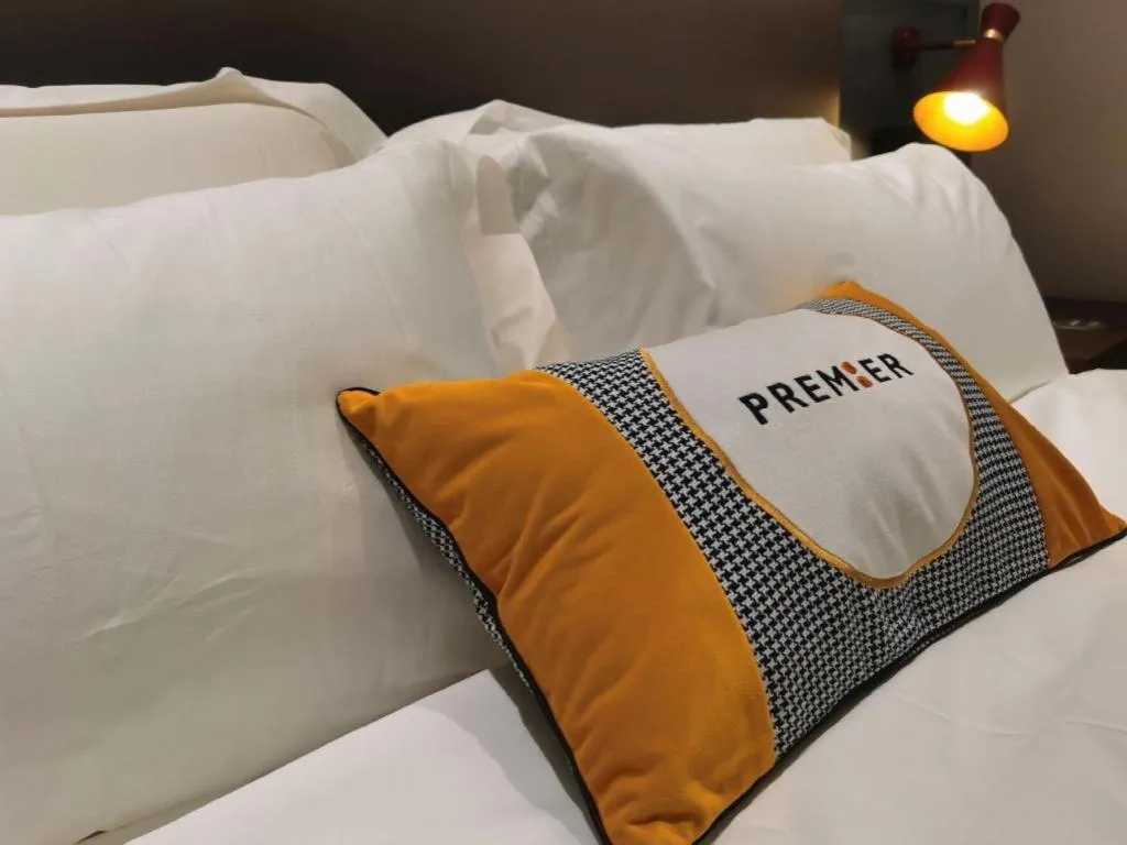 Bed in Premier City Comfort Hotel Wuhan Hankou Railway Station Changgang Road Metro Station