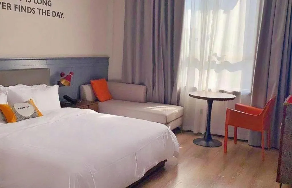 Bed in Premier City Comfort Hotel Wuhan Hankou Railway Station Changgang Road Metro Station