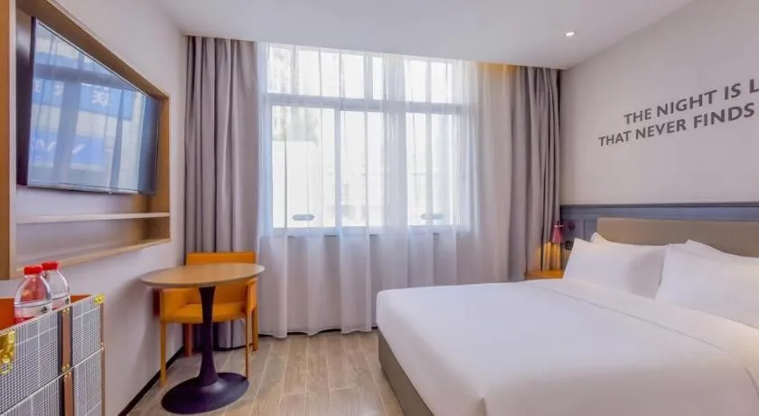 Bed in Premier City Comfort Hotel Wuhan Hankou Railway Station Changgang Road Metro Station