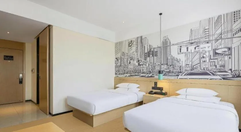 Bed in City Comfort Inn Liuzhou Liudong New District Hualing Youlinghui