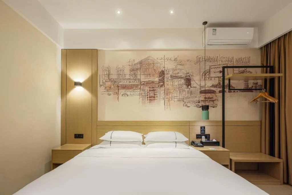 Bed in City Comfort Inn Liuzhou Liudong New District Hualing Youlinghui