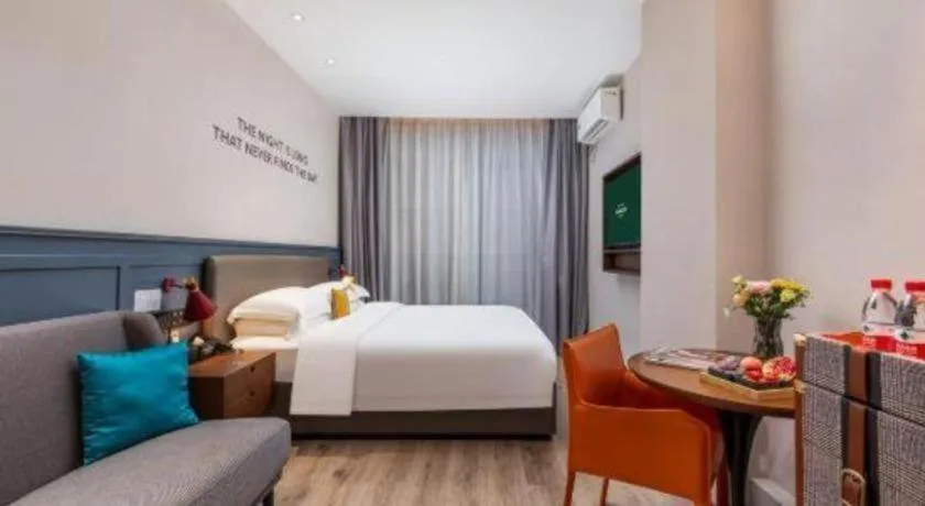 Bed in City Comfort Premier Hotel Liuzhou Wuxing Pedestrian Street Jinggu Building
