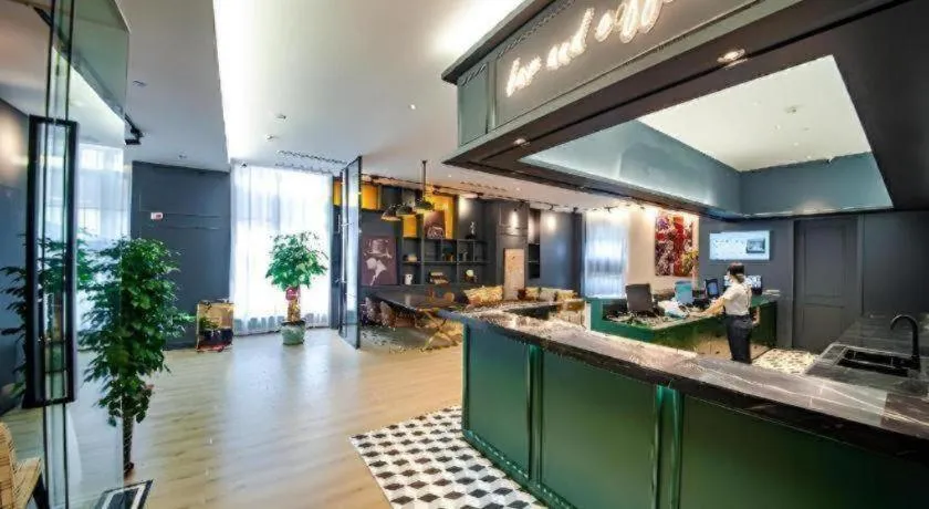 City Comfort Premier Hotel Liuzhou Wuxing Pedestrian Street Jinggu Building