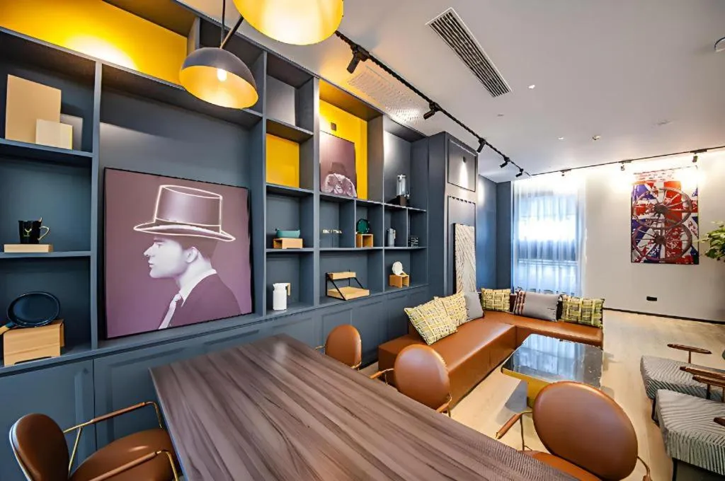 City Comfort Premier Hotel Liuzhou Wuxing Pedestrian Street Jinggu Building