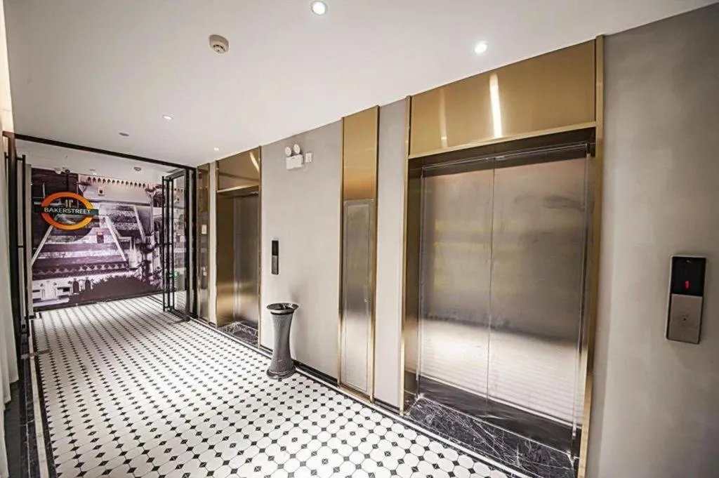 City Comfort Premier Hotel Liuzhou Wuxing Pedestrian Street Jinggu Building