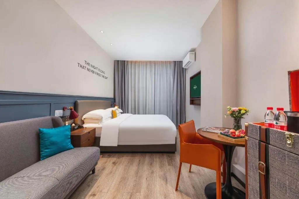 Bed in City Comfort Premier Hotel Liuzhou Wuxing Pedestrian Street Jinggu Building