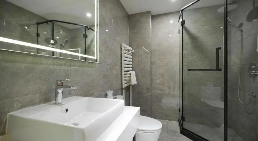 Green Tree Inn Urumqi San'gong Metro Station Exit