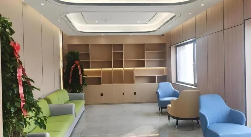 Green Tree Inn Urumqi San'gong Metro Station Exit