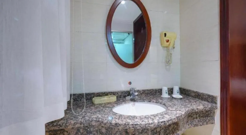 Green Tree Inn Urumqi San'gong Metro Station Exit