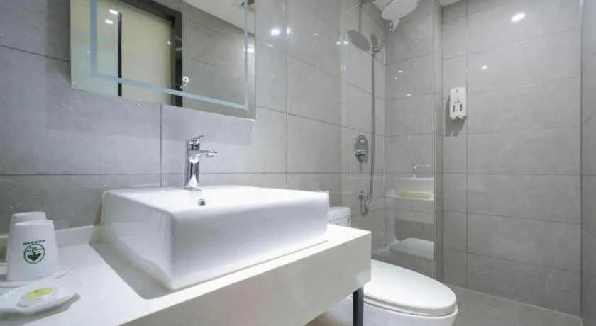 Green Tree Inn Urumqi San'gong Metro Station Exit