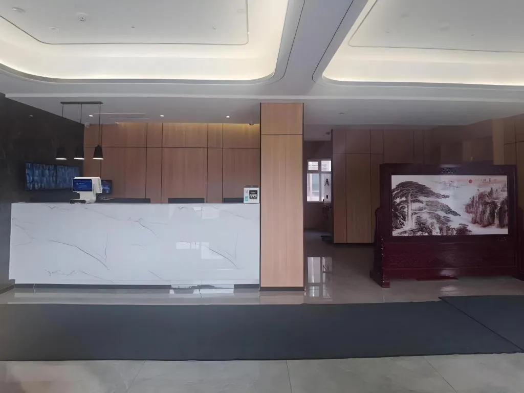 Green Tree Inn Urumqi San'gong Metro Station Exit