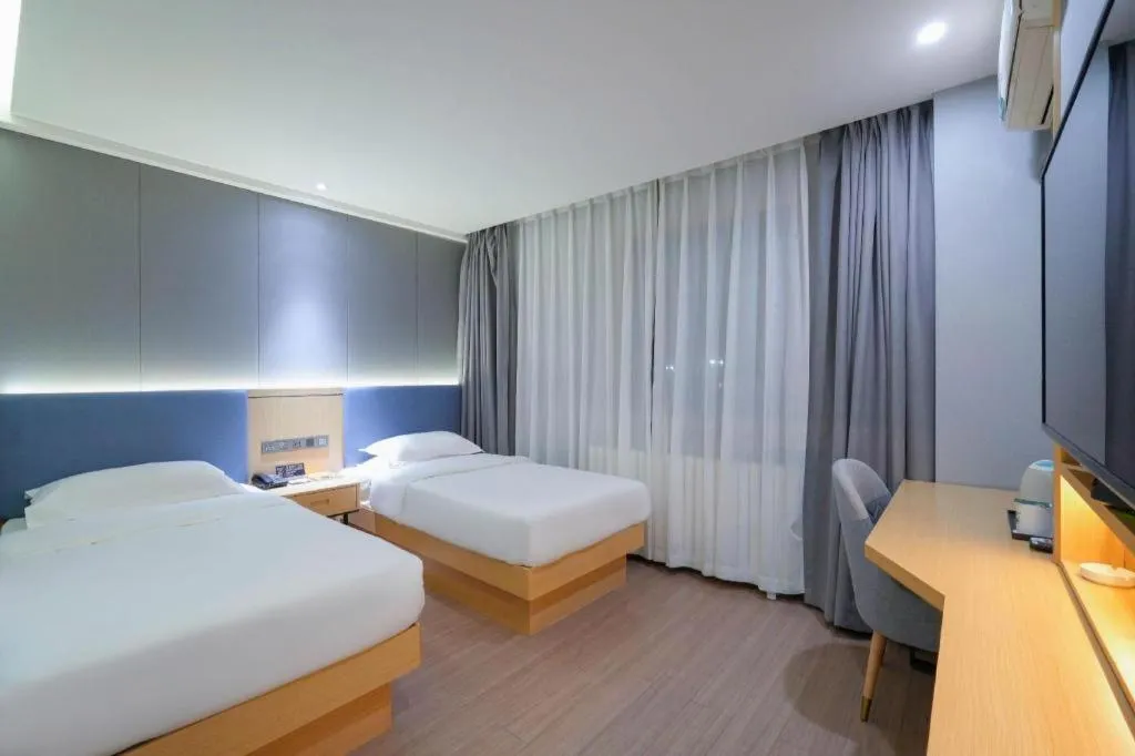 Bed in Green Tree Inn Urumqi San'gong Metro Station Exit