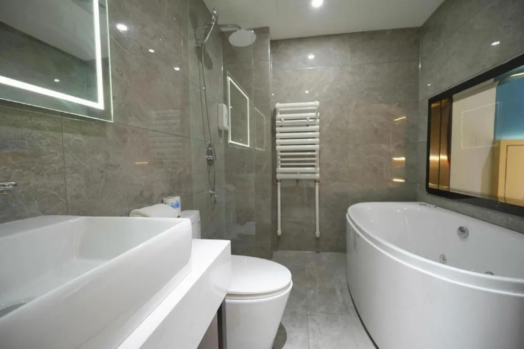 Green Tree Inn Urumqi San'gong Metro Station Exit