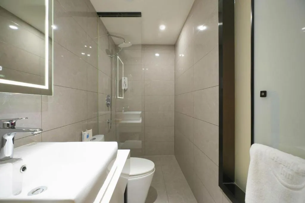 Green Tree Inn Urumqi San'gong Metro Station Exit